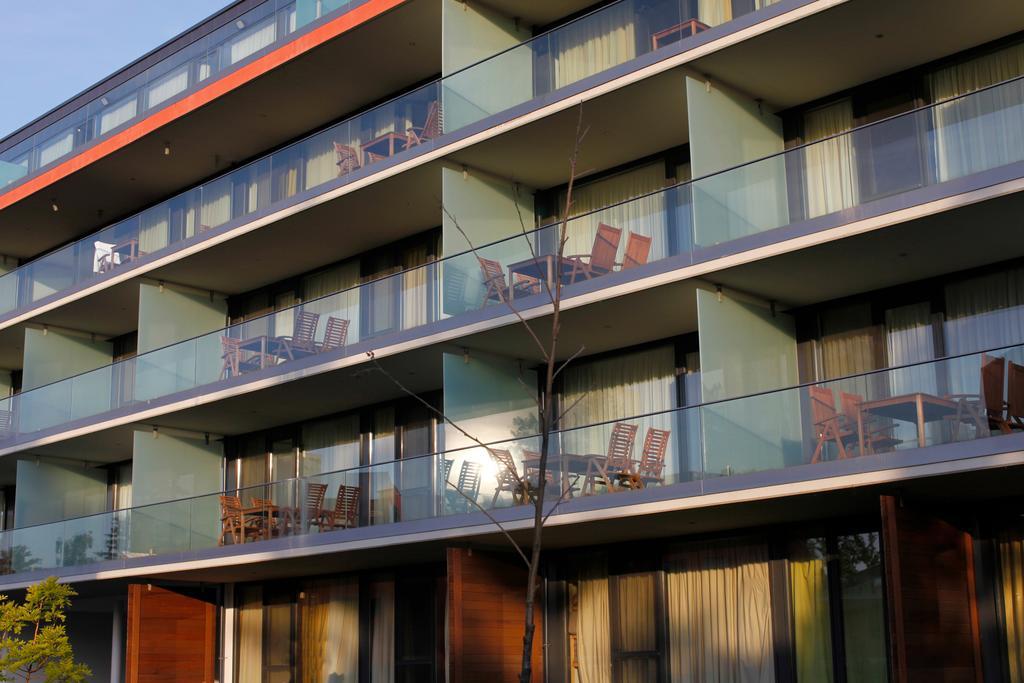 Bl Bavaria Yachtclub & Apartments Balatonlelle Rom bilde