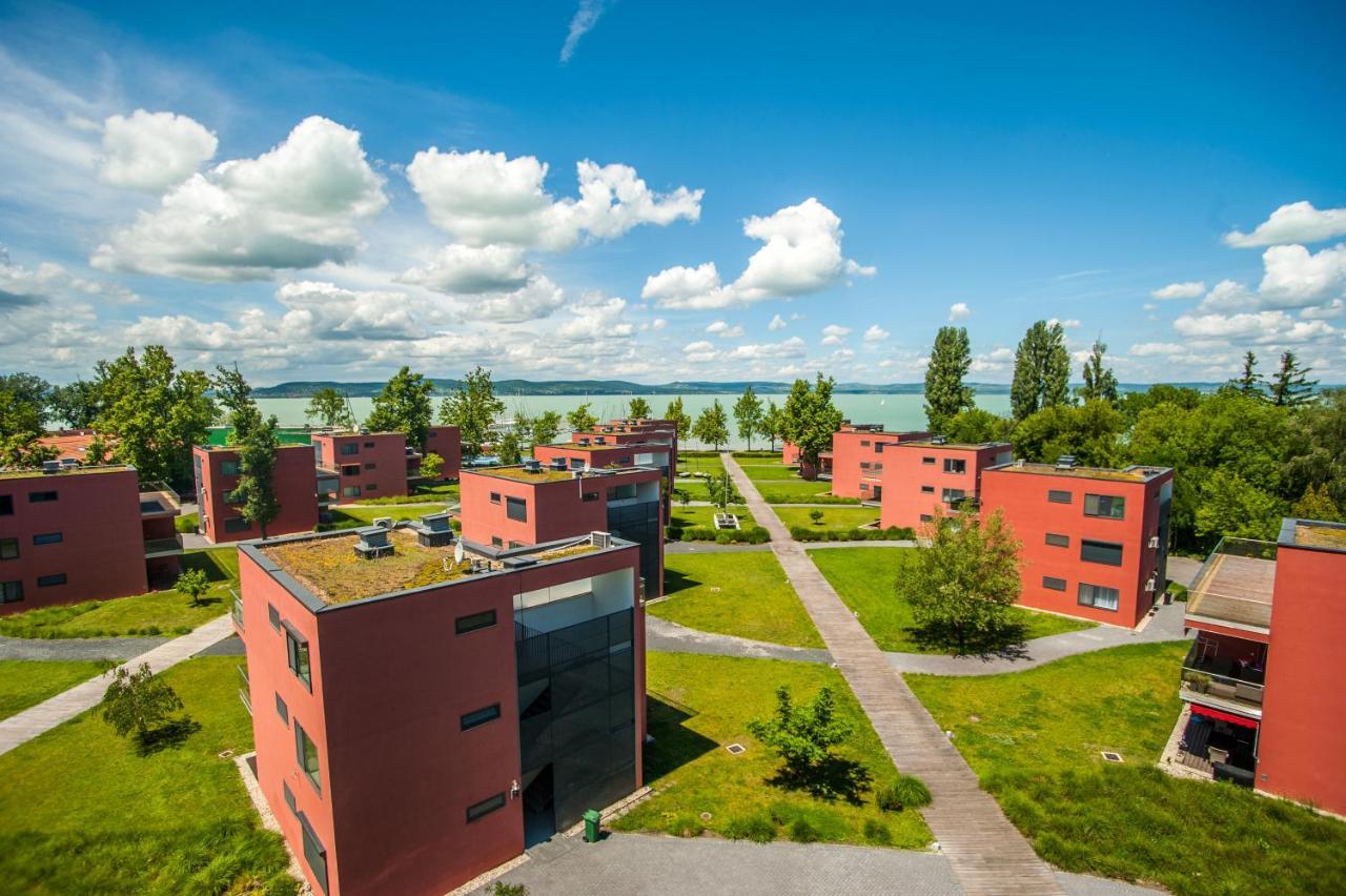 Bl Bavaria Yachtclub & Apartments Balatonlelle Eksteriør bilde
