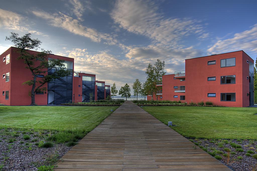 Bl Bavaria Yachtclub & Apartments Balatonlelle Eksteriør bilde