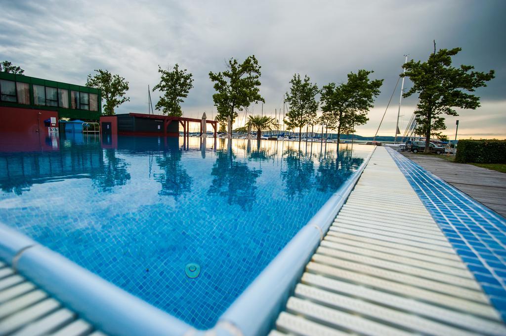 Bl Bavaria Yachtclub & Apartments Balatonlelle Eksteriør bilde