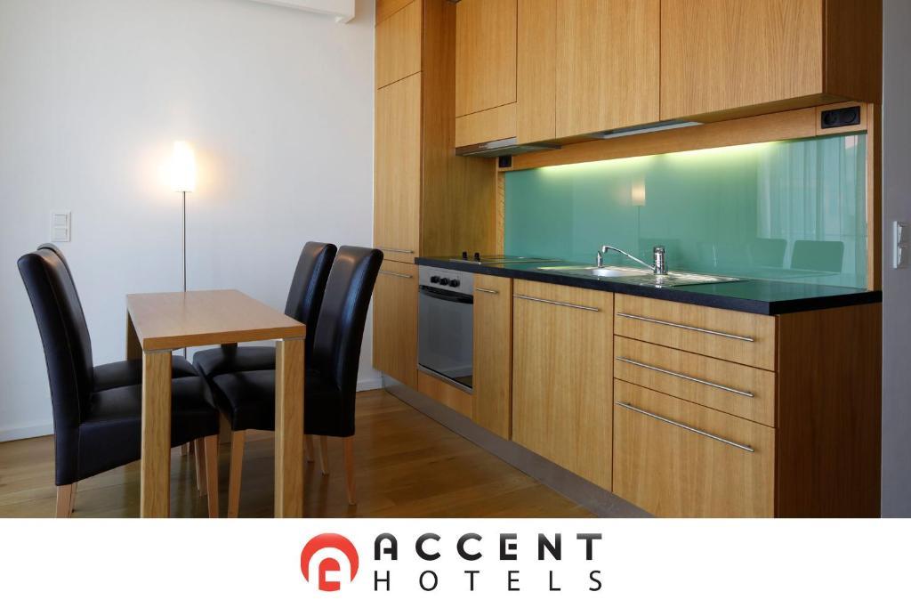 Bl Bavaria Yachtclub & Apartments Balatonlelle Rom bilde